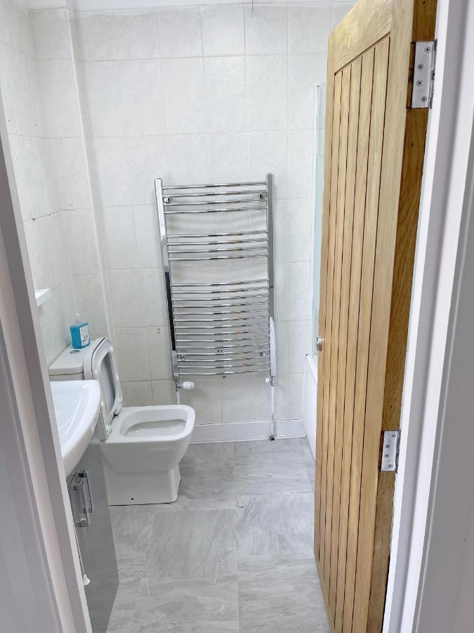 Agyeman Property Aldershot Ngoại thất bức ảnh
